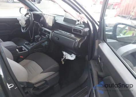 2025 Toyota Tacoma Trd Off Road 4Wd z USA, uszkodzony, nr VIN 3TMLB5JN0SM101022